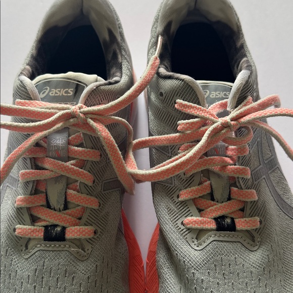 ASICS GT-2000 10 Women's Athletic Shoes in Gray and Coral - Picture 4 of 9